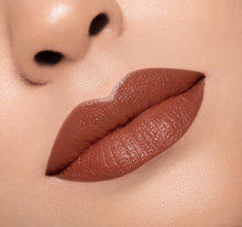 Load image into Gallery viewer, CREAM LIPSTICK - HUBS